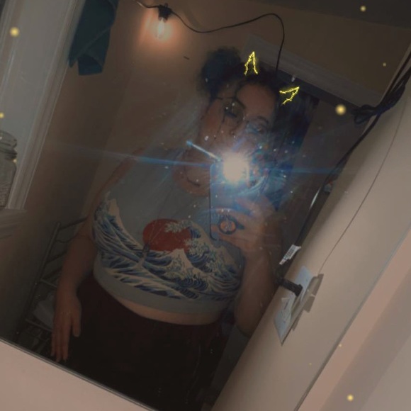 Meet your Posher, Rebecca - Picture 1 of 3